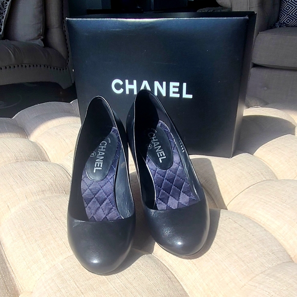 Chanel CC Heels - Picture 5 of 10